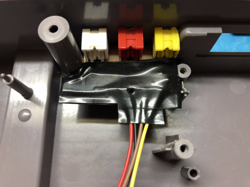 Nintendo NES Mod RCA - Positionnement du PCB - étape 3